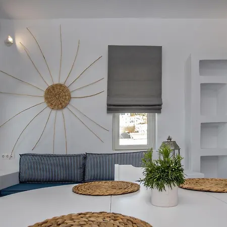 The Nest * Triandáros