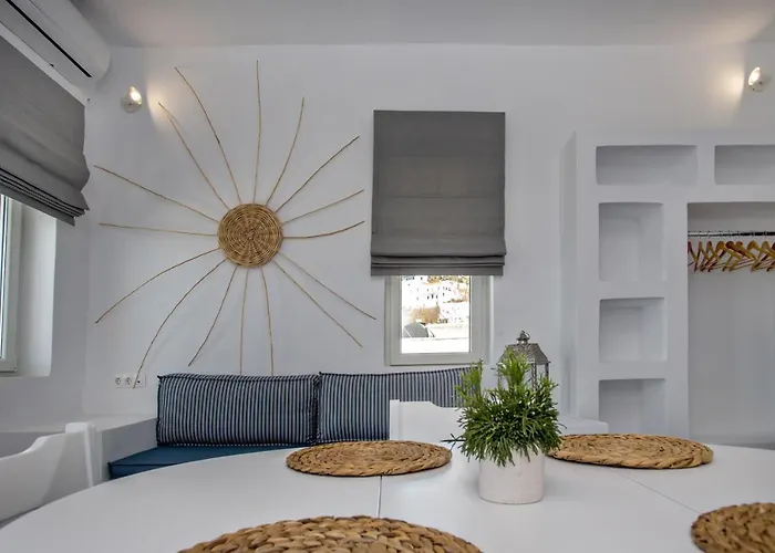 The Nest * Triandáros